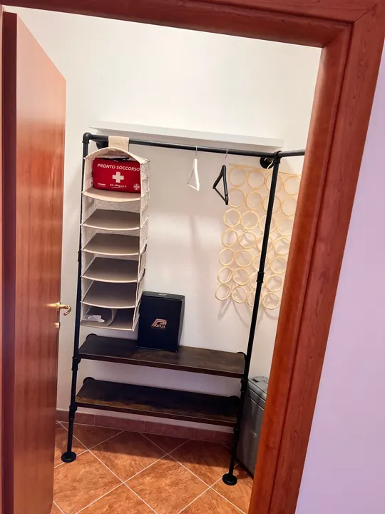 Camera - Cabina Armadio. Camera da letto dell'appartamento Casa Nausicaa a Costasavina, Pergine Valsugana